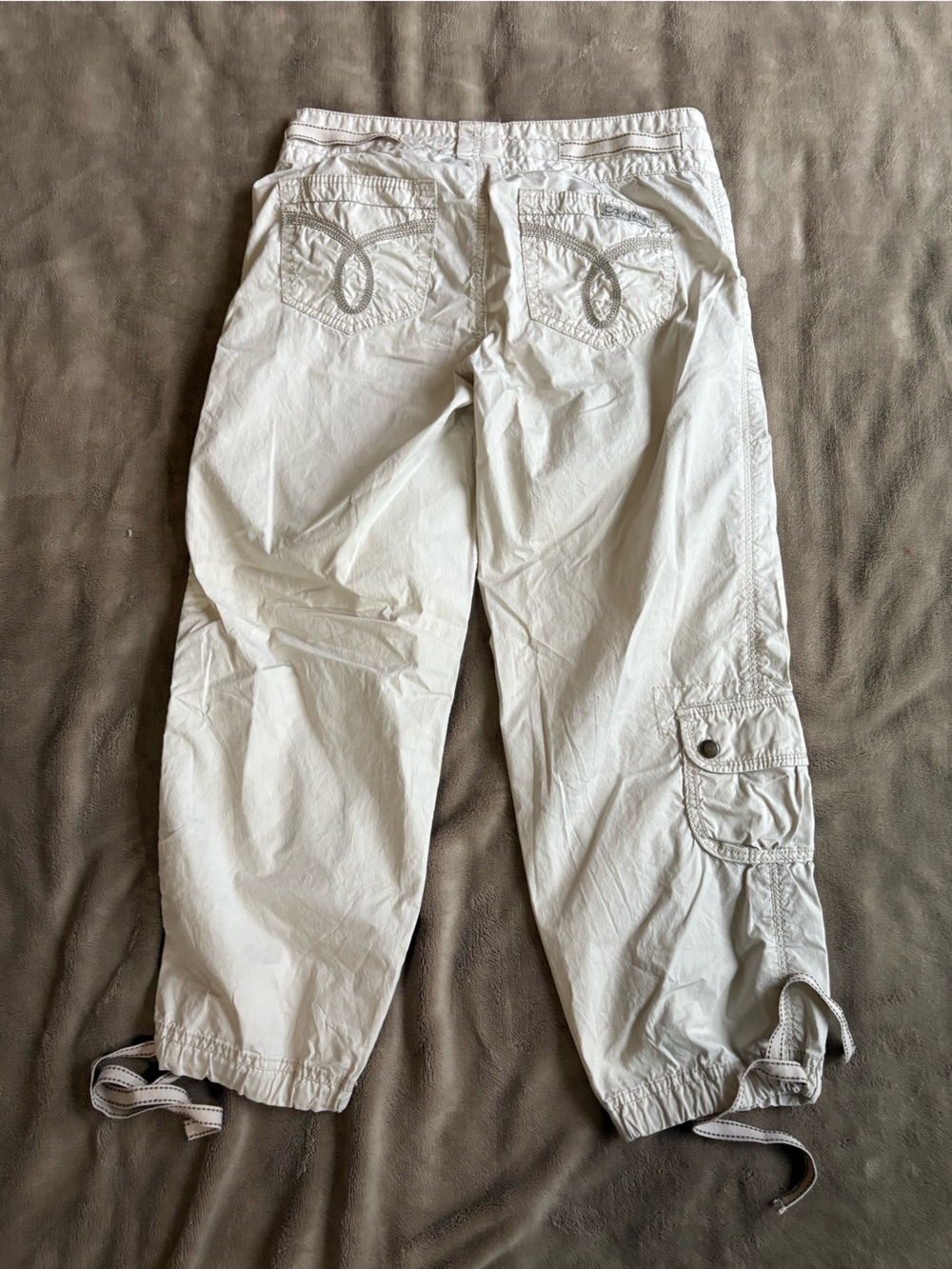 Calvin Klein Women’s Beige Drawstring Cargo Capris - Picture 3 of 6